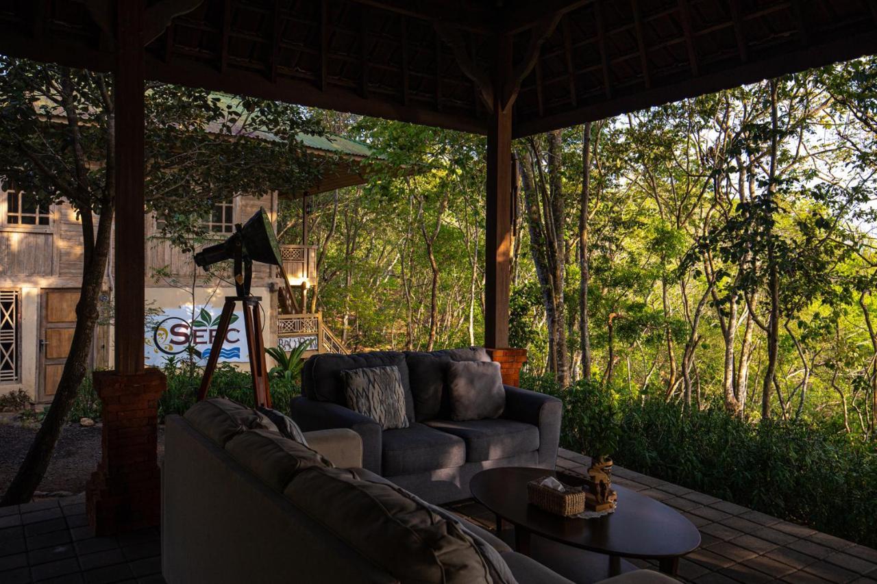 Menjangan Ecolodge - Chse Certified Banyuwedang Buitenkant foto